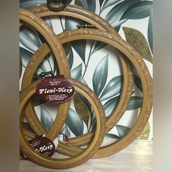 Michaels Flexi-Hoop Embroidery Hoops - Set of 4 - Picture 2 of 9